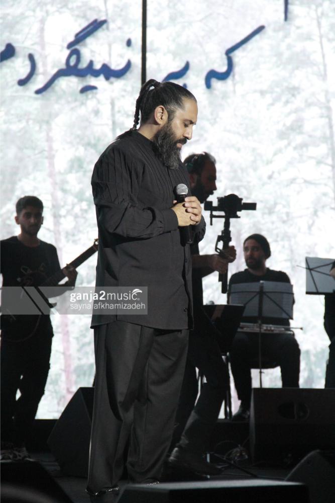 کنسرت روزبه نعمت الهی نهم آذر ۱۴۰۲ - تصویر 12