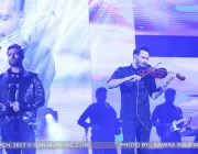 محمدرضا گلزار برای اولین بار به طور مستقل روی صحنه رفت - تصویر 19