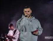 کنسرت آرمین زارعی سی ام آبان ۱۴۰۲ - تصویر 2