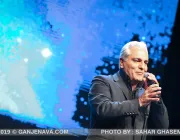 مهران مدیری با استقبال بی نظیر هواداران به روی صحنه هتل اسپناس رفت - تصویر 9