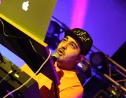 Behnam Safavi – Live Concert Karaj | Bahman 94 - تصویر 6