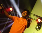 Behnam Safavi – Live Concert Karaj | Bahman 94 - تصویر 8